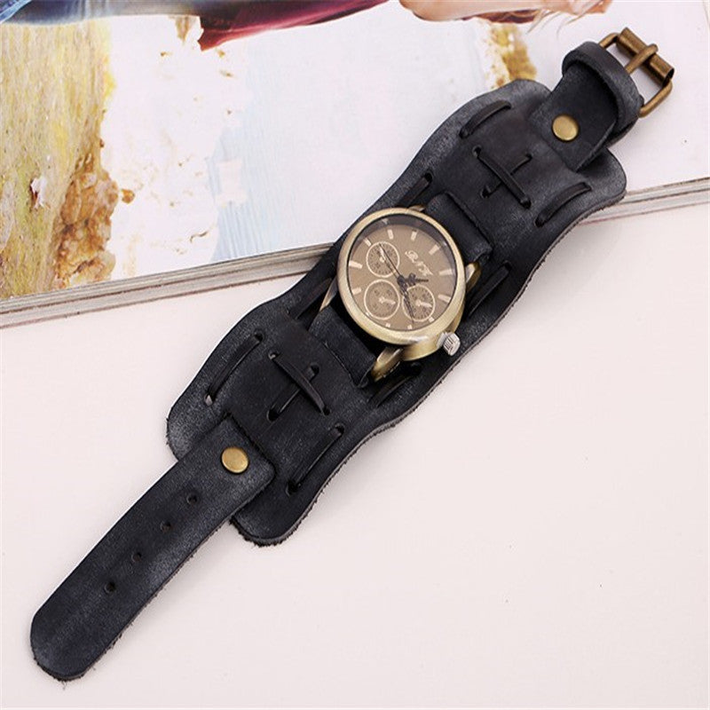 Vintage Vibe: Retro Cowhide Punk Men's Wrist Watch