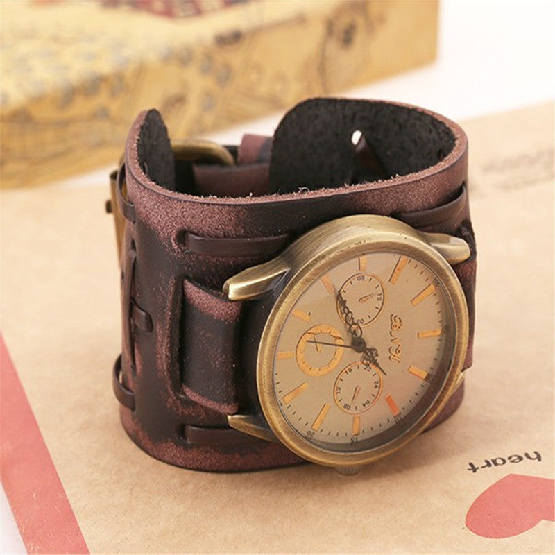 Vintage Vibe: Retro Cowhide Punk Men's Wrist Watch