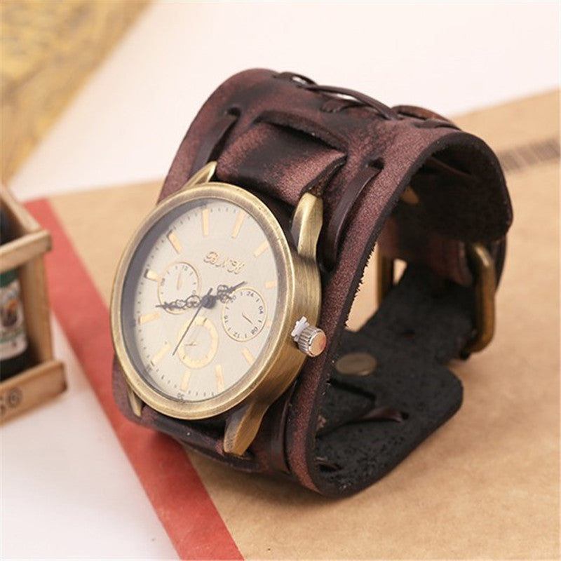 Vintage Vibe: Retro Cowhide Punk Men's Wrist Watch