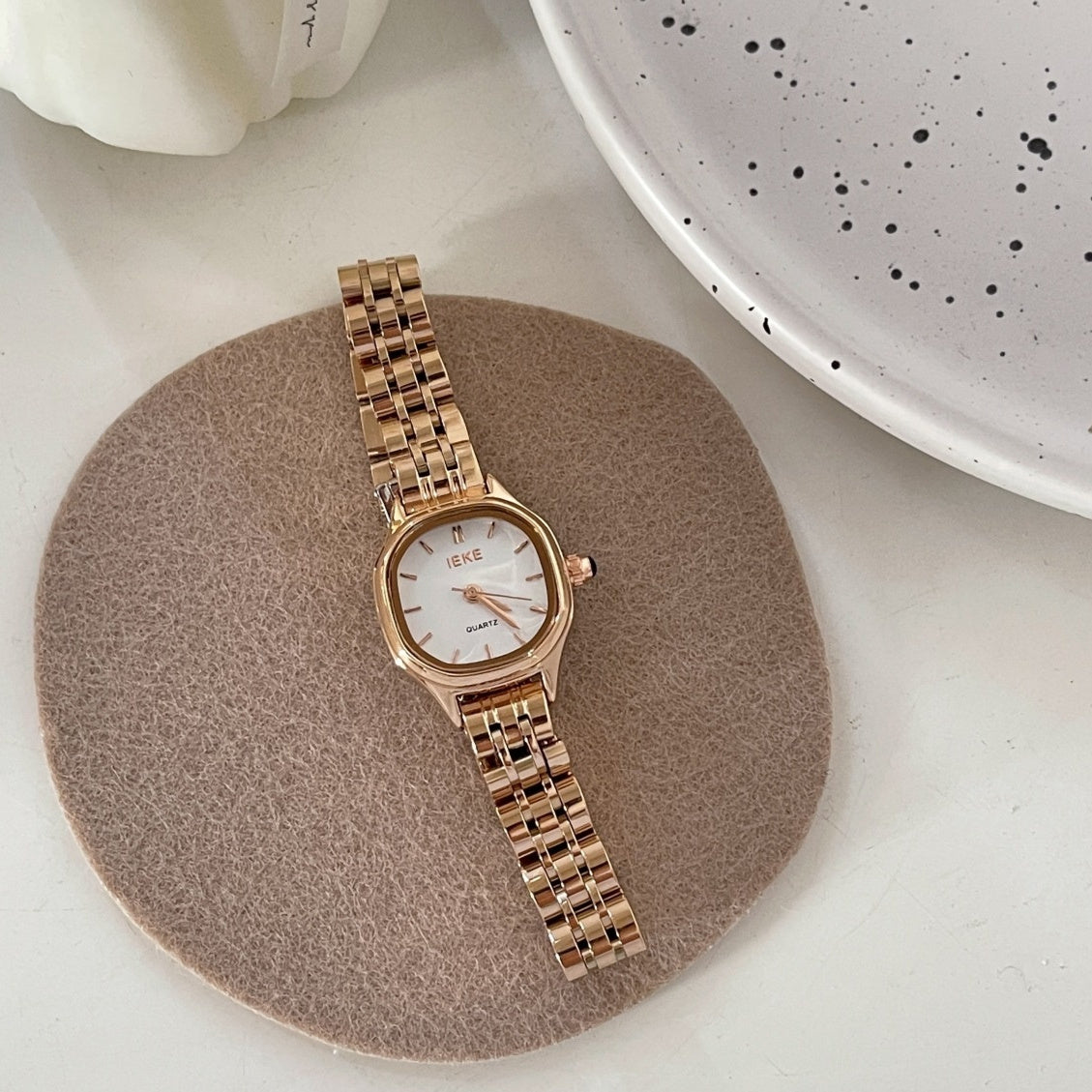 Simple Versatile Fashion Retro Summer Women's Watch