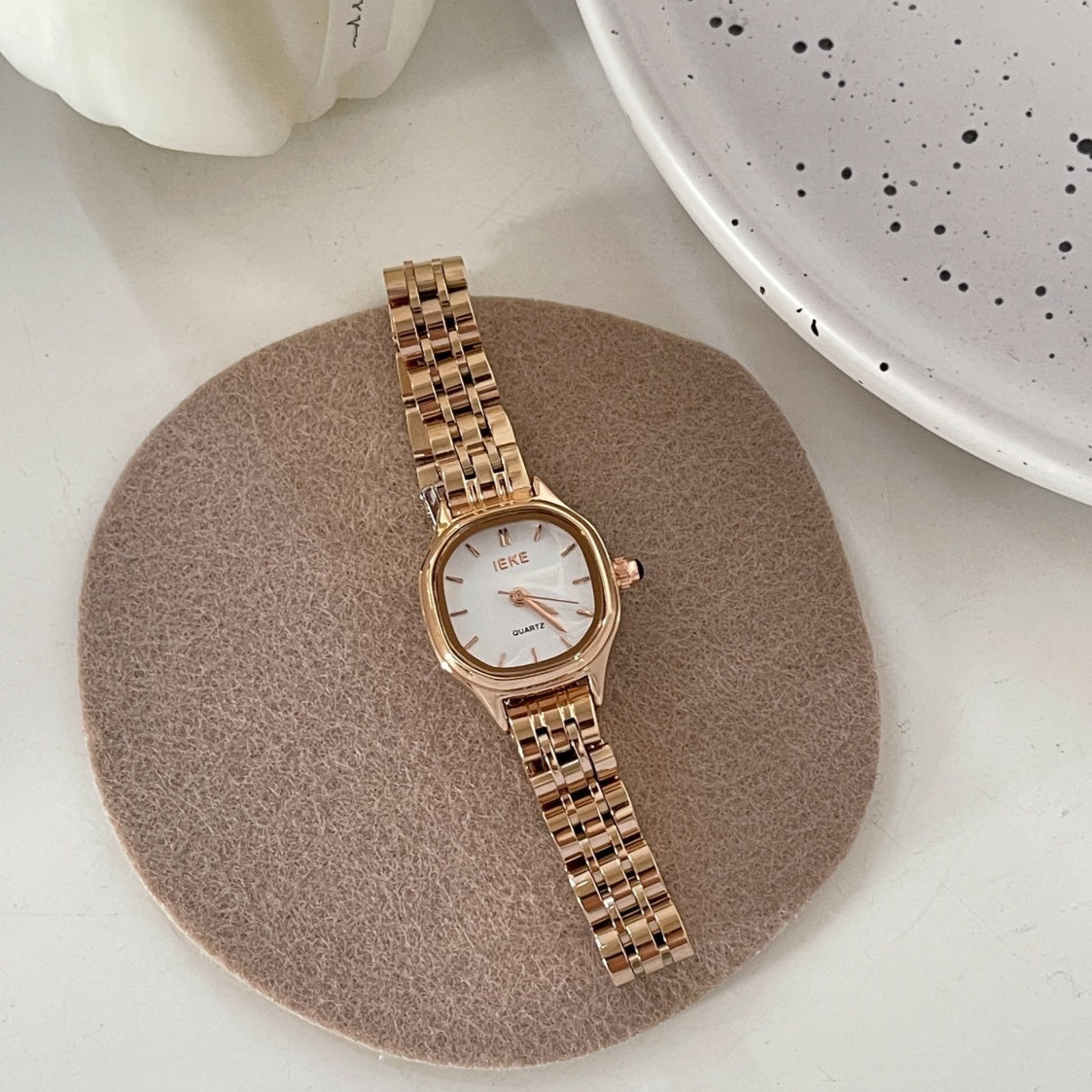 Simple Versatile Fashion Retro Summer Women's Watch