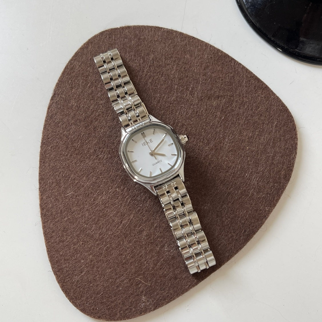 Simple Versatile Fashion Retro Summer Women's Watch