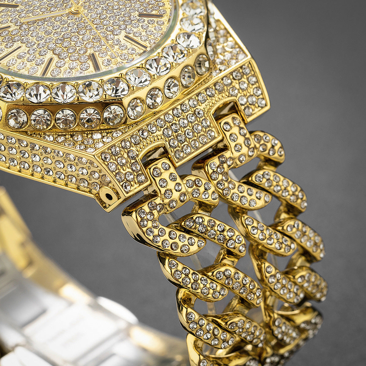 Men's Hip Hop Iced Diamond Fashion Cuban Link Chain Quartz Clock